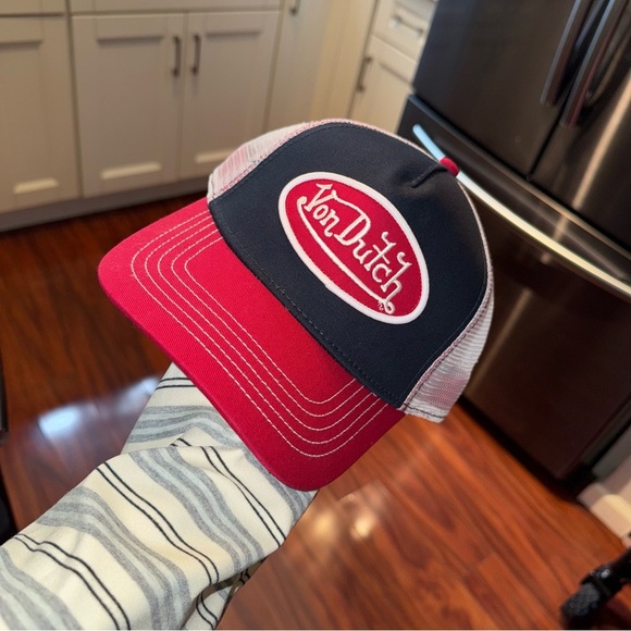 Von Dutch Accessories - Von Dutch Red and Navy Trucker Hat